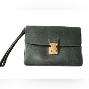 Louis Vuitton Pochette Kourad clutch bag in green Epicea Taiga leather